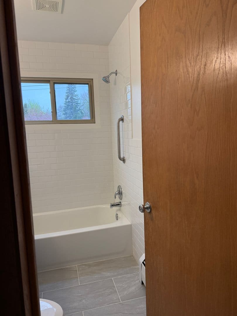 Richfield Apartment: 6429 Pleasant Avenue South