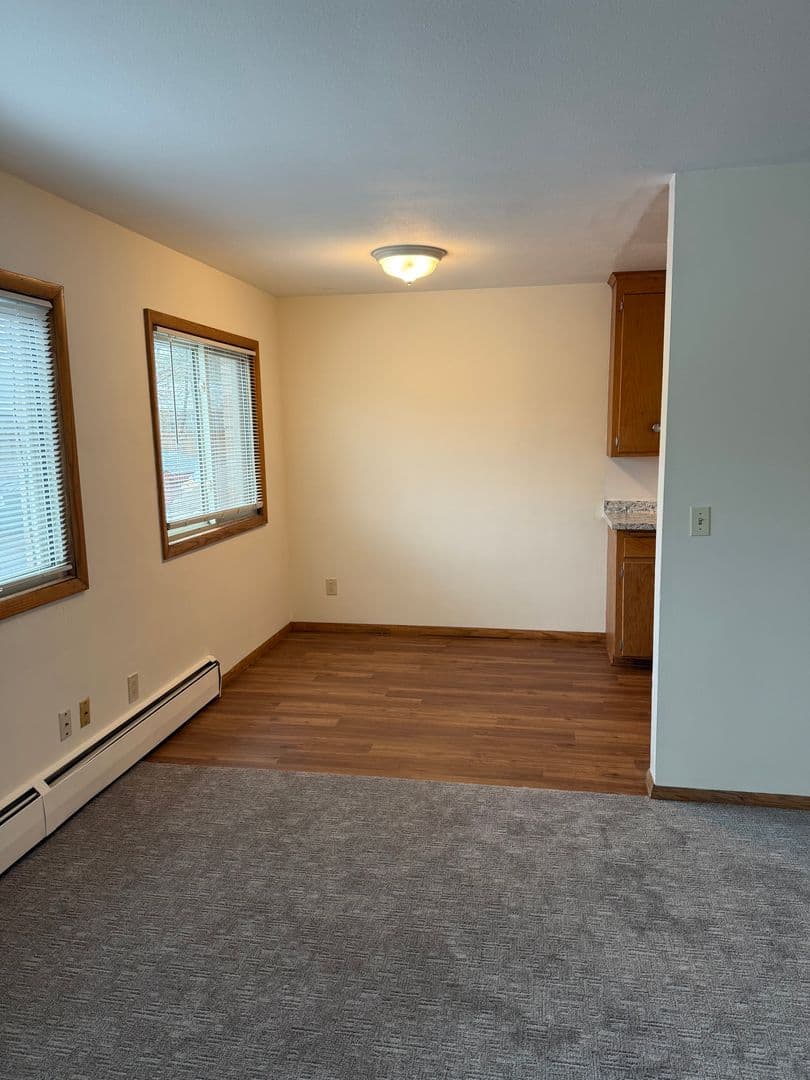 Richfield Apartment: 6429 Pleasant Avenue South
