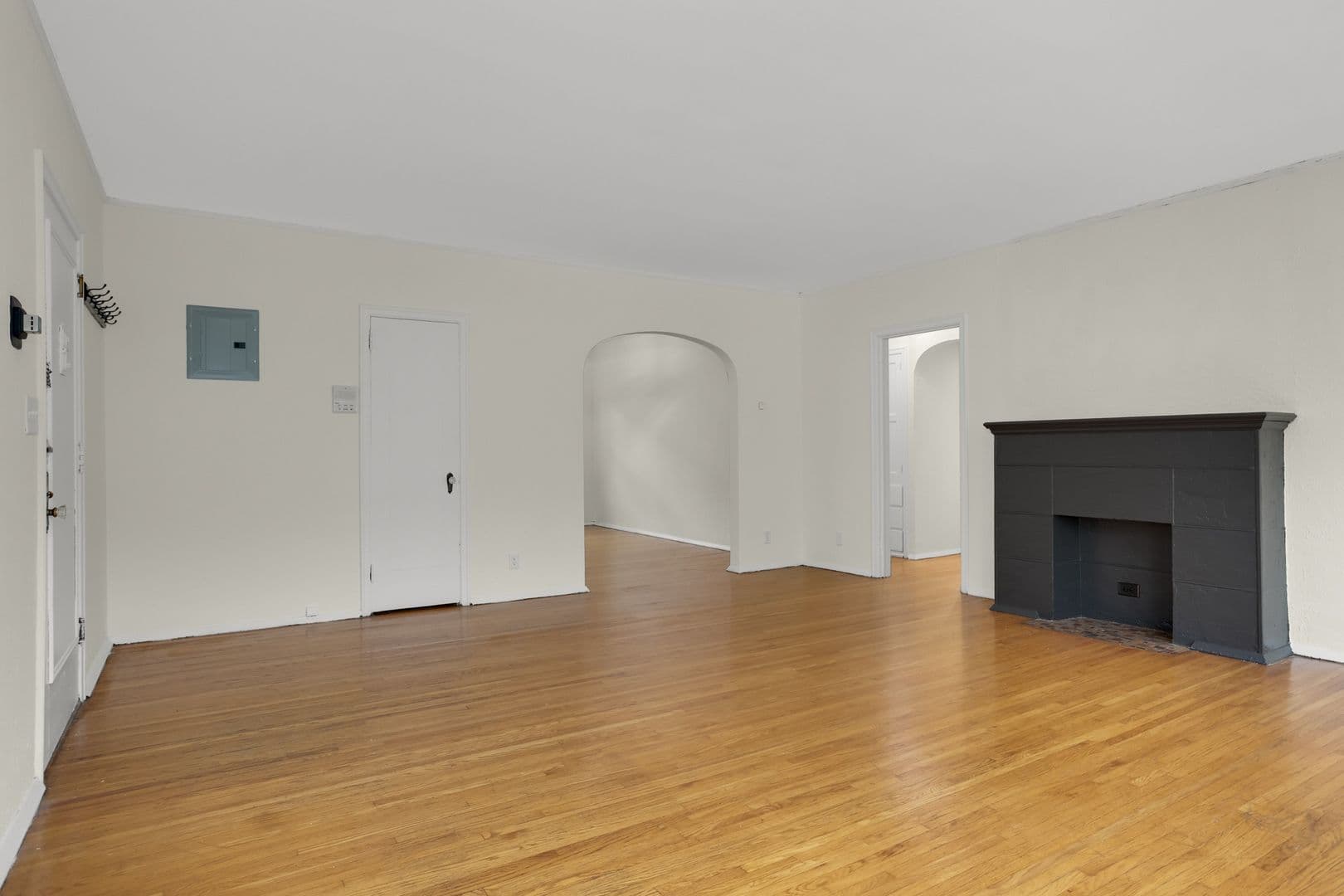 Minneapolis Apartment: 2825 Cedar Lake Parkway