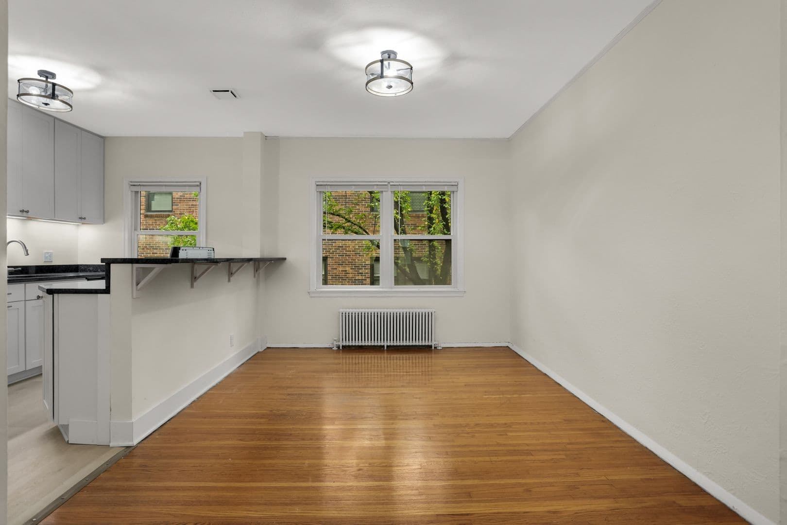 Minneapolis Apartment: 2825 Cedar Lake Parkway