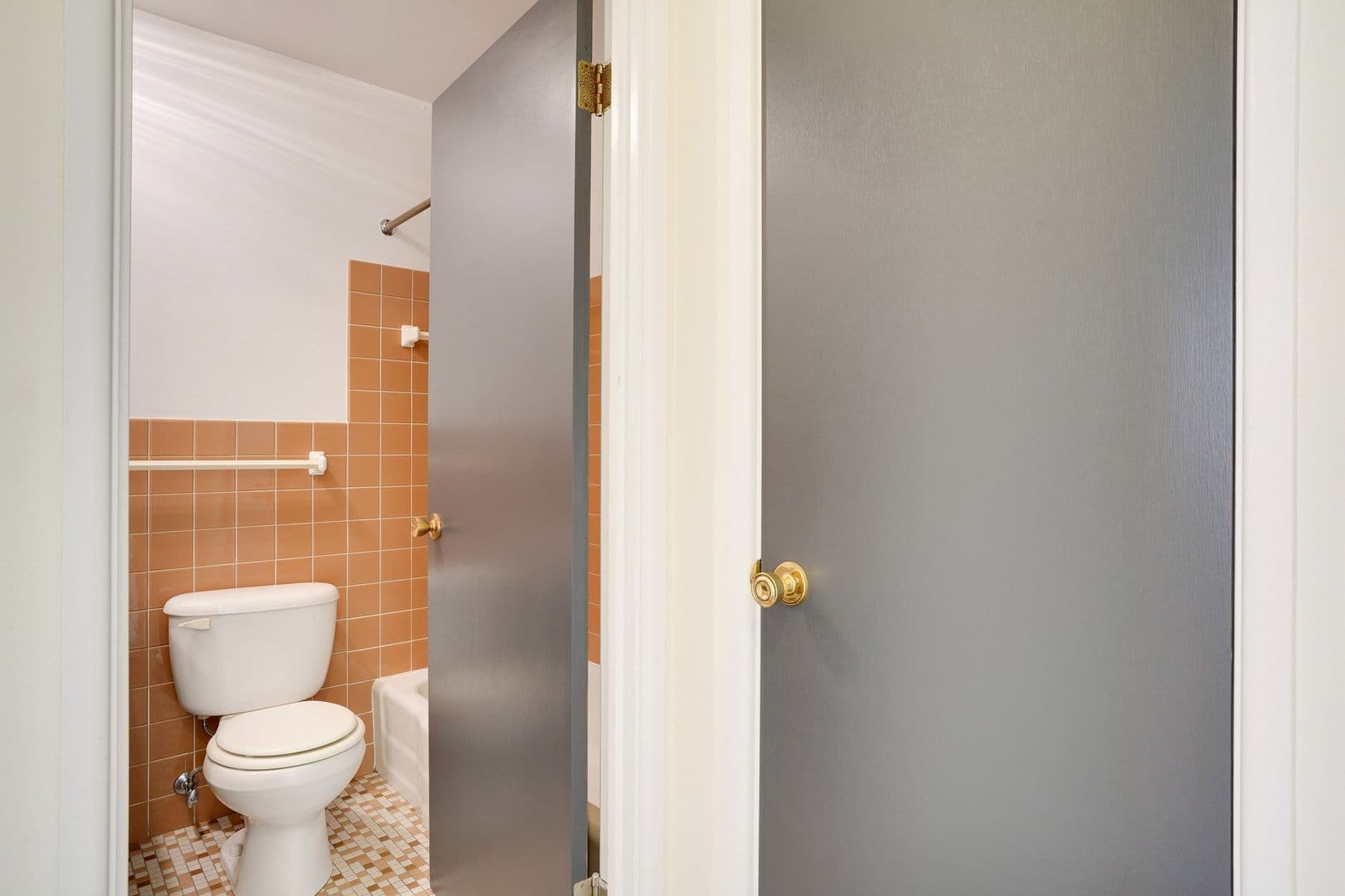 Minneapolis Apartment: 2800 Colfax Avenue South