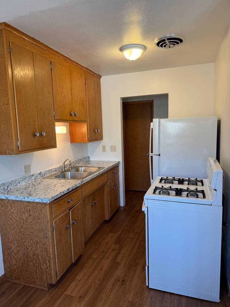 Richfield Apartment: 6429 Pleasant Avenue South