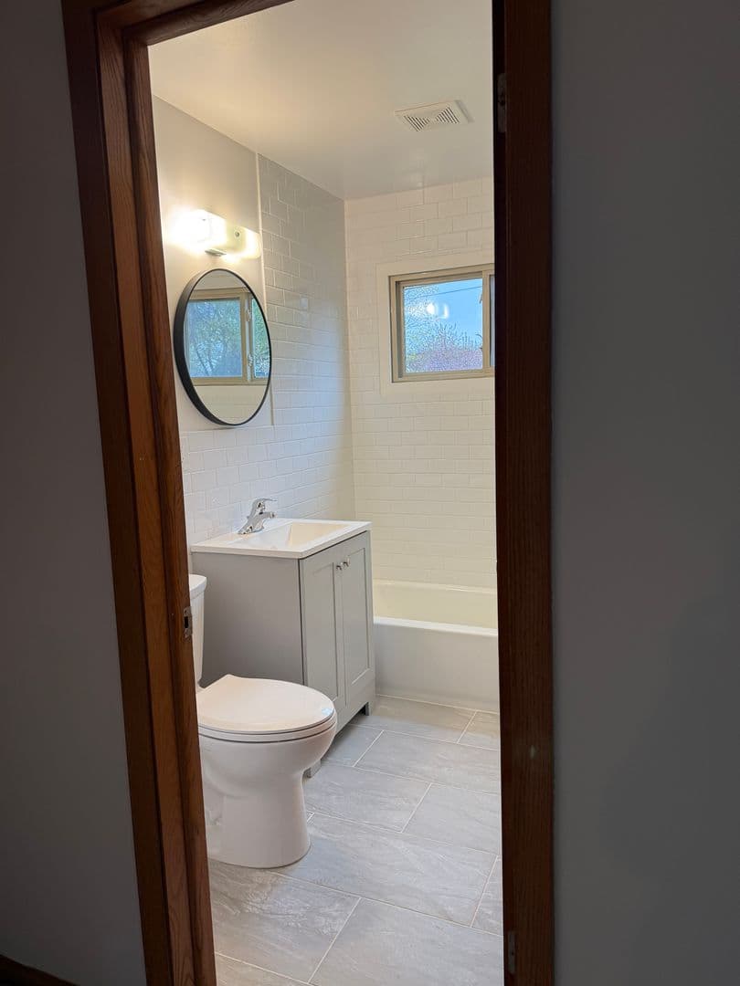 Richfield Apartment: 6429 Pleasant Avenue South