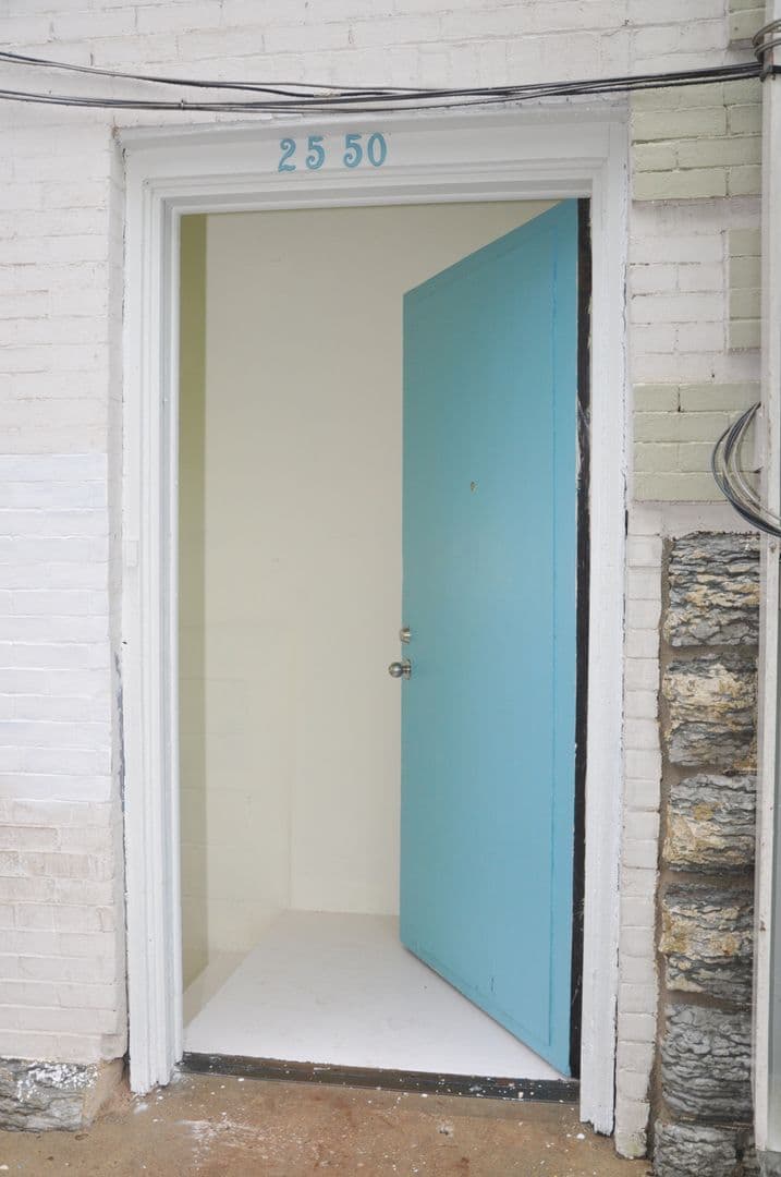 Minneapolis Apartment: 2550 Pillsbury Ave South
