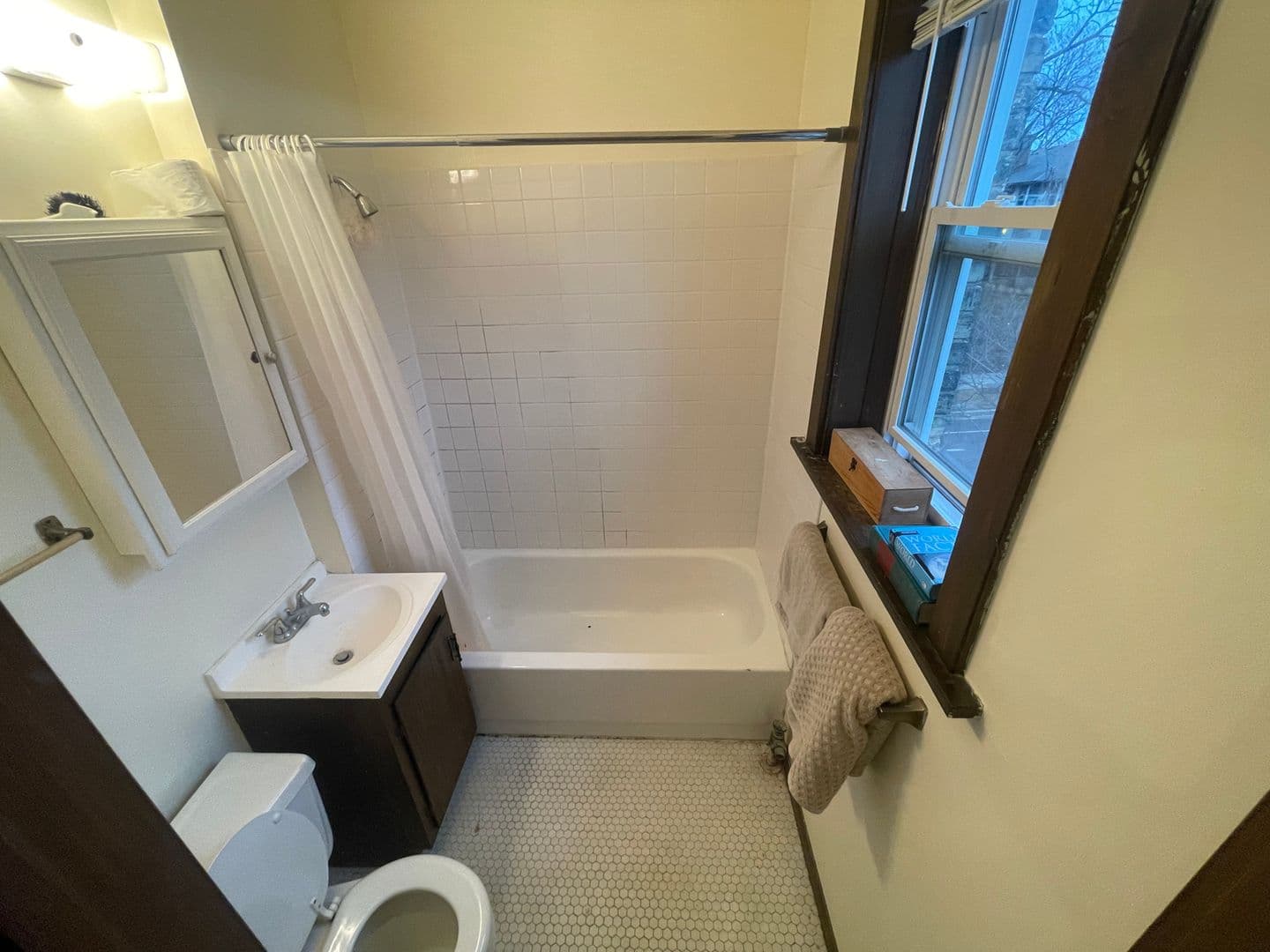 Minneapolis Apartment: 1117 West Franklin Avenue