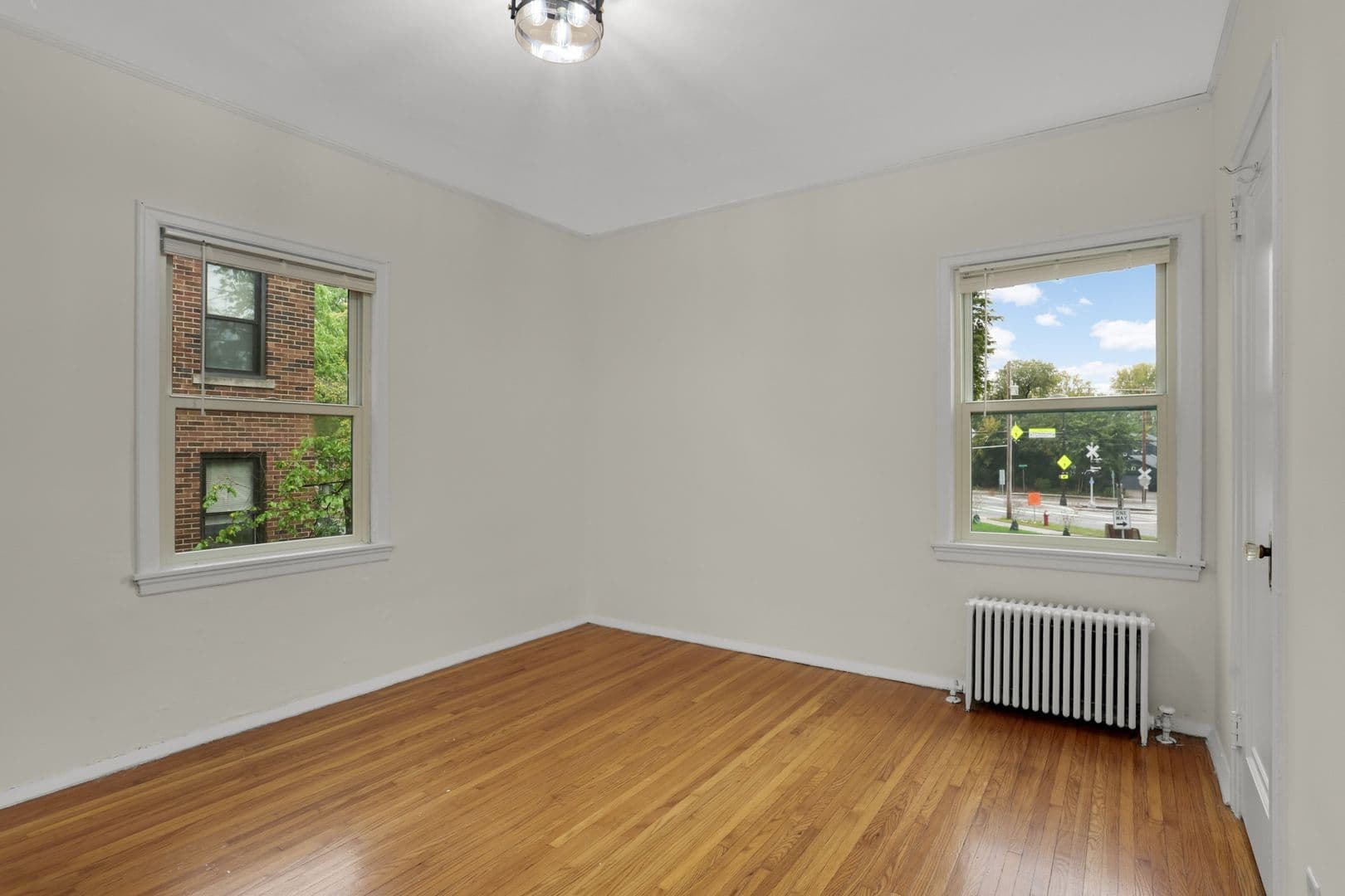 Minneapolis Apartment: 2825 Cedar Lake Parkway