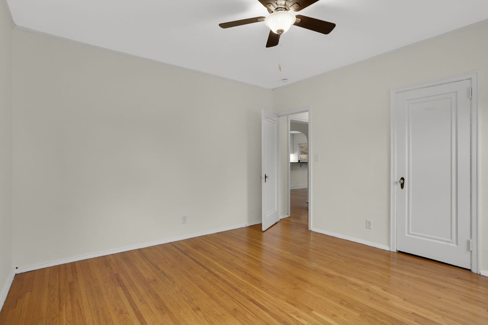 Minneapolis Apartment: 2825 Cedar Lake Parkway