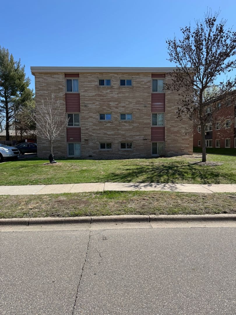Richfield Apartment: 6429 Pleasant Avenue South