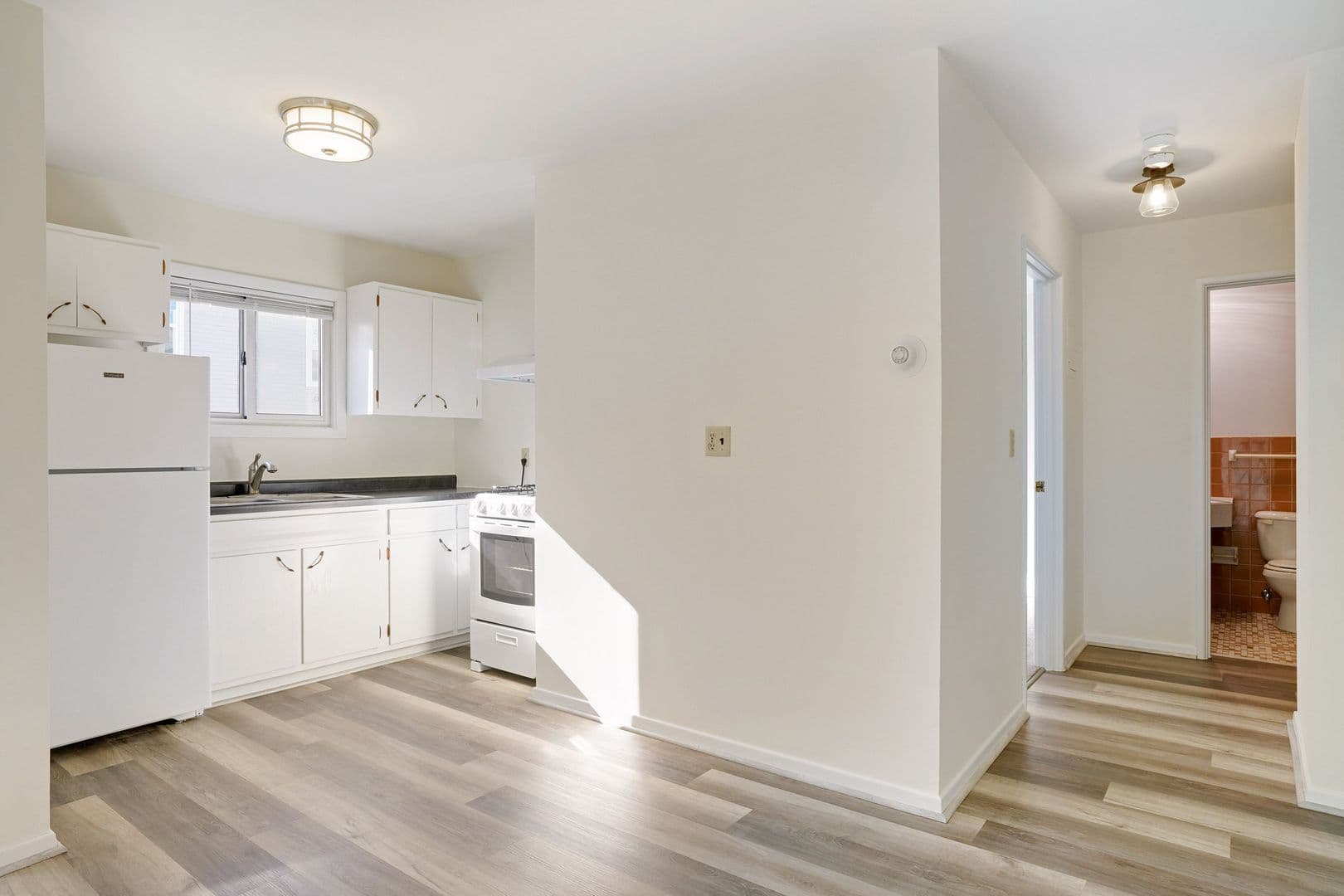 Minneapolis Apartment: 2800 Colfax Avenue South