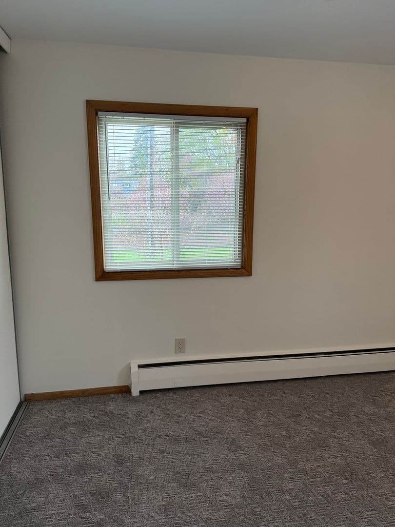Richfield Apartment: 6429 Pleasant Avenue South