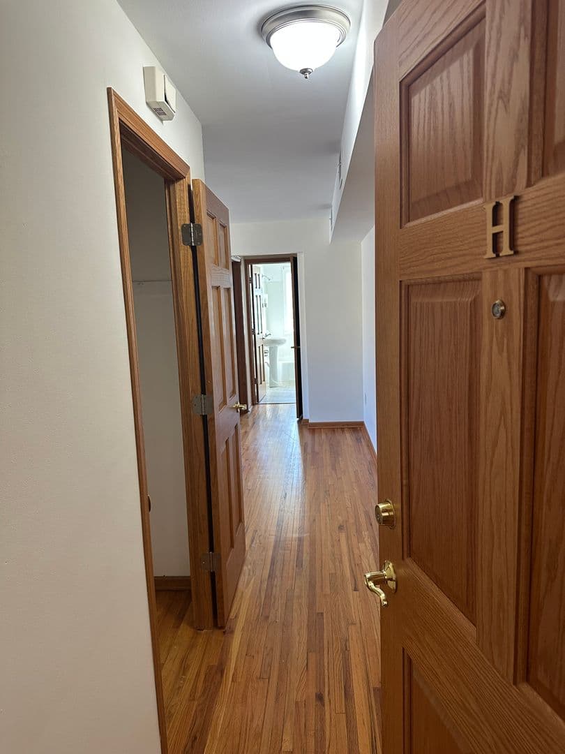 St. Louis Park Apartment: 5924 West 35th Street