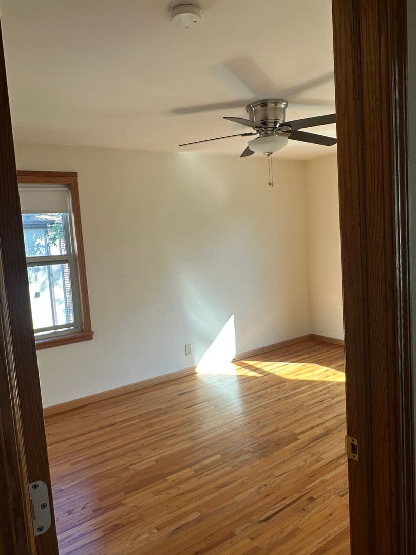 St. Louis Park Apartment: 5924 West 35th Street