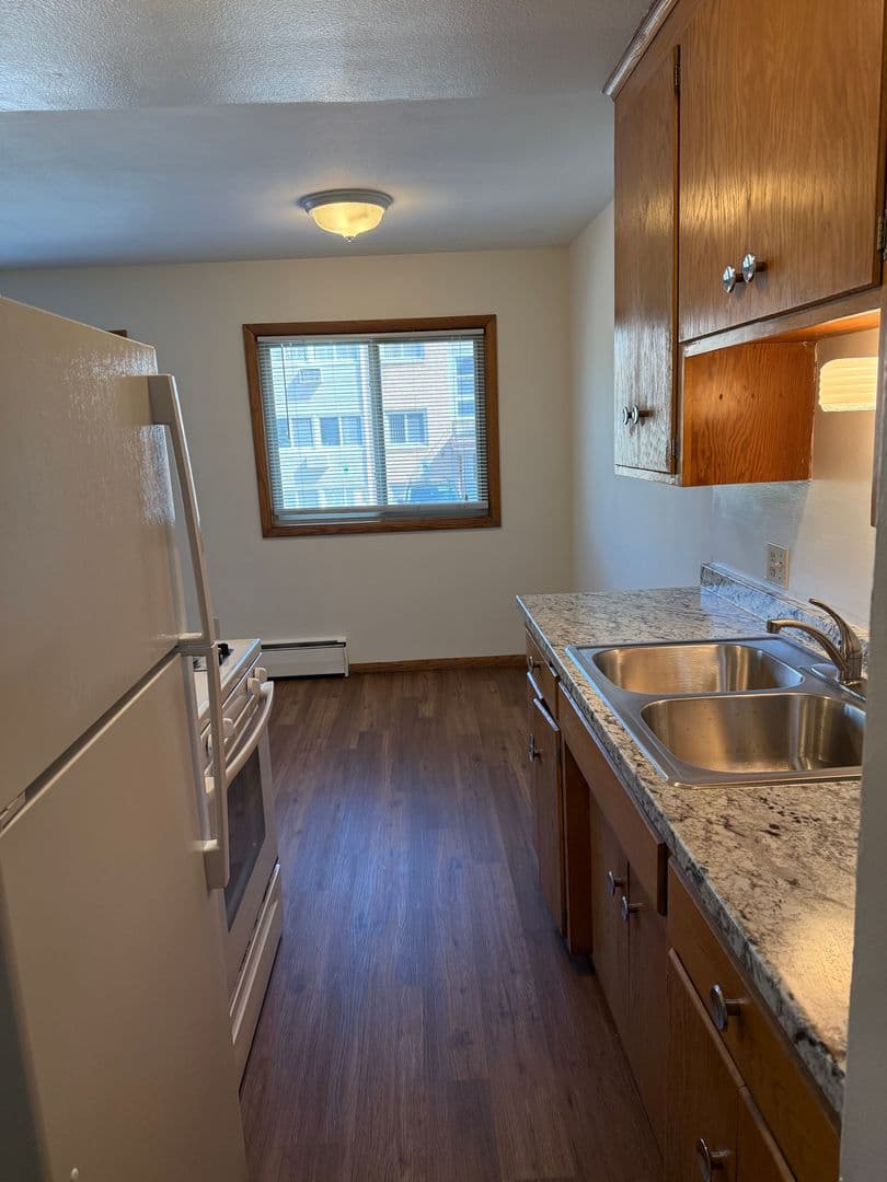 Richfield Apartment: 6429 Pleasant Avenue South