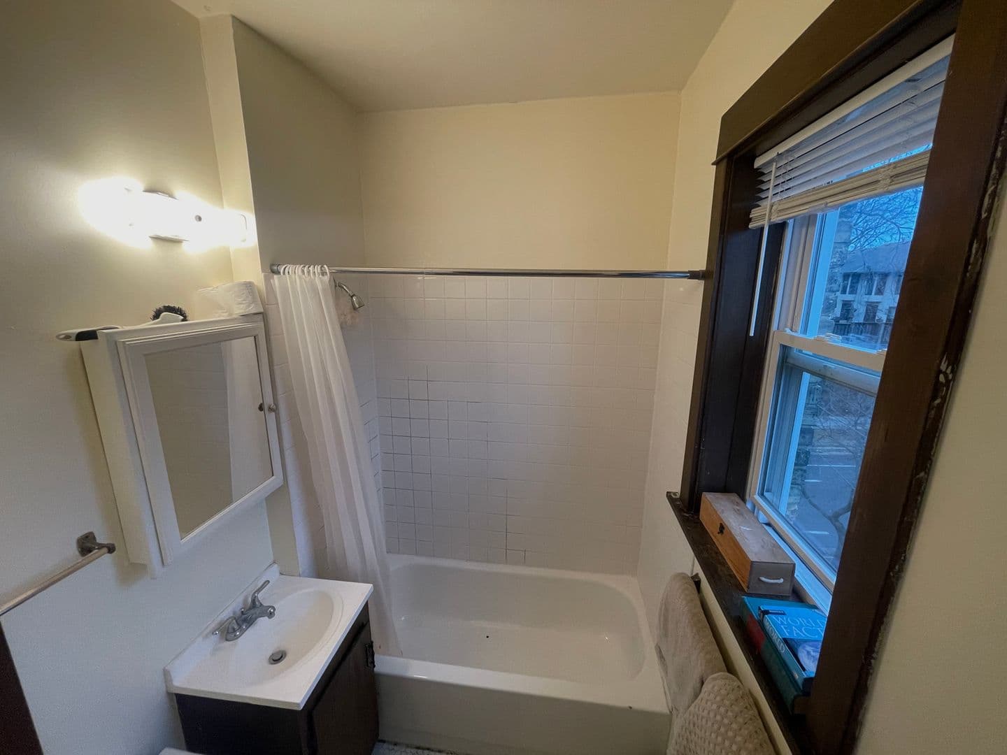 Minneapolis Apartment: 1117 West Franklin Avenue