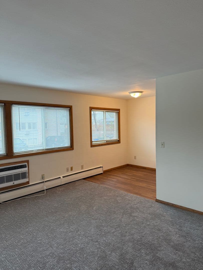 Richfield Apartment: 6429 Pleasant Avenue South