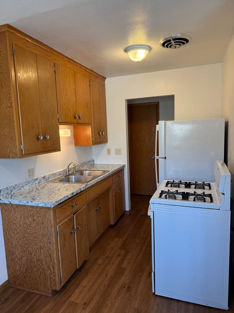 Richfield Apartment: 6429 Pleasant Avenue South