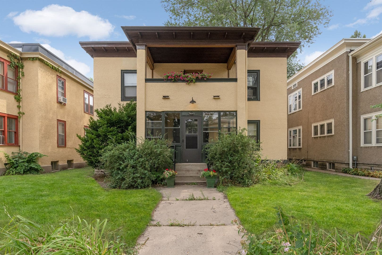 Minneapolis Apartment: 3845 Grand Ave South