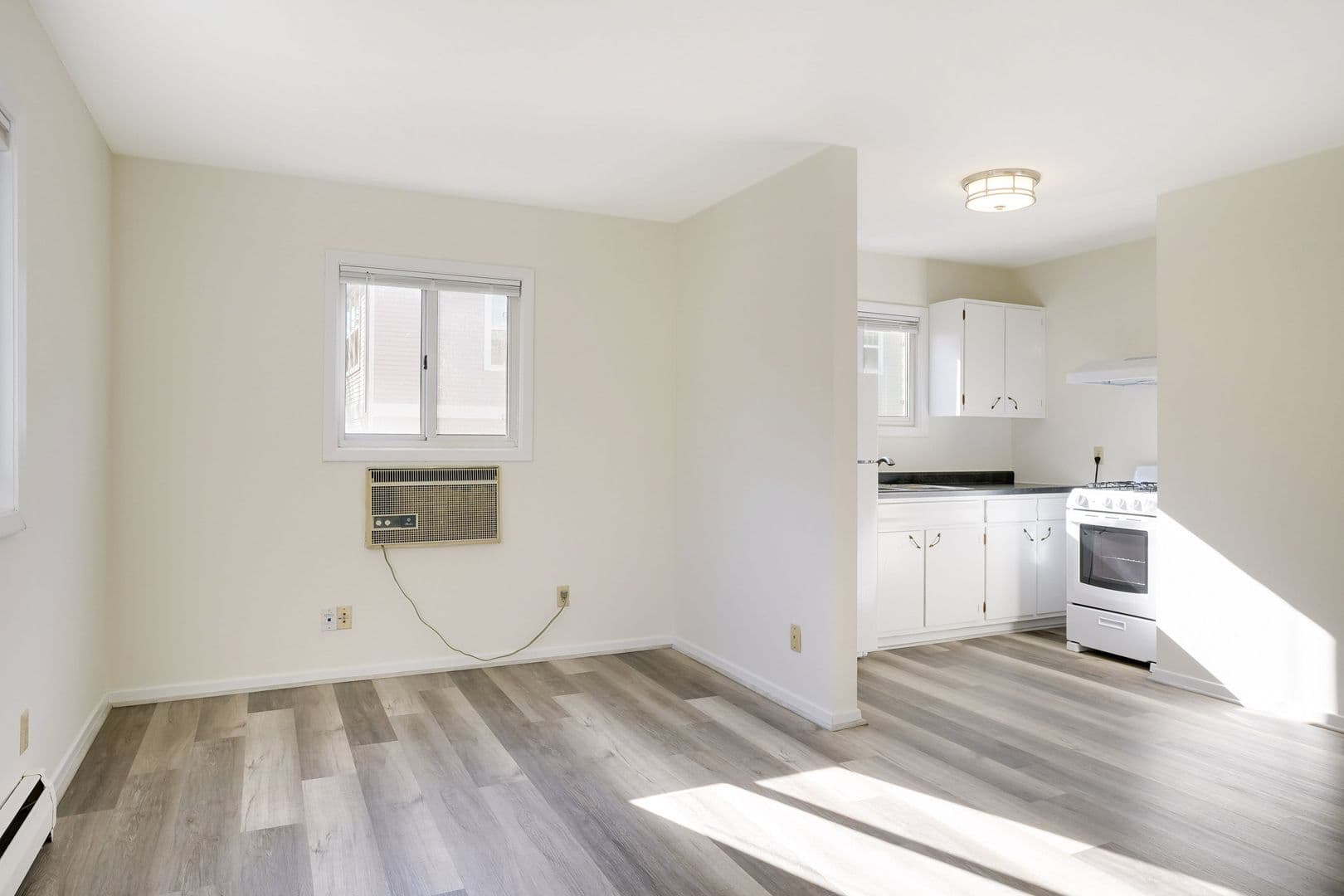 Minneapolis Apartment: 2800 Colfax Avenue South