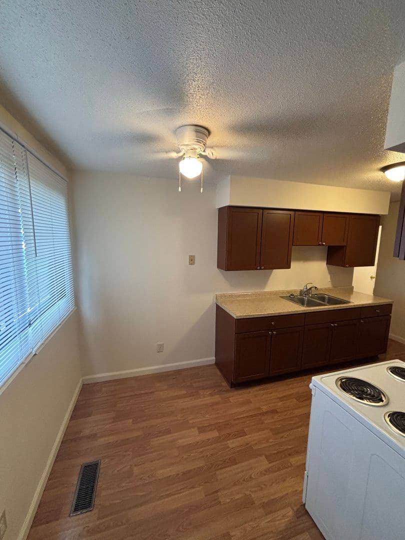 Hopkins Apartment: 57 Sixth Avenue South