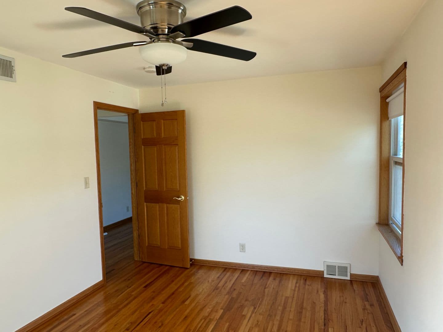 St. Louis Park Apartment: 5924 West 35th Street
