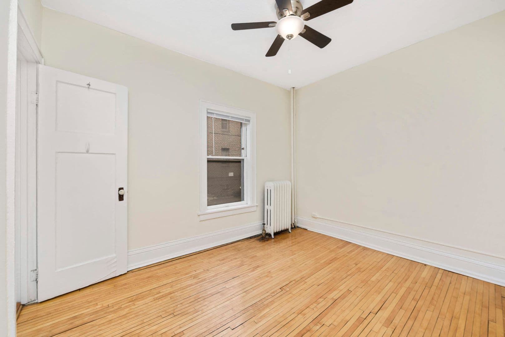 Minneapolis Apartment: 2871 Irving Avenue South
