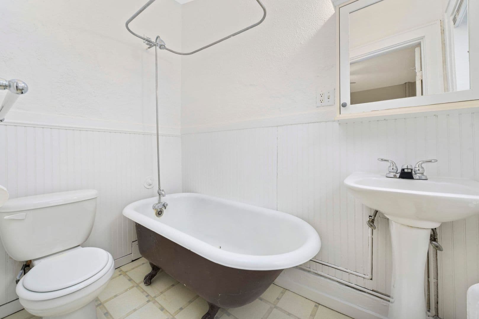 Minneapolis Apartment: 2871 Irving Avenue South