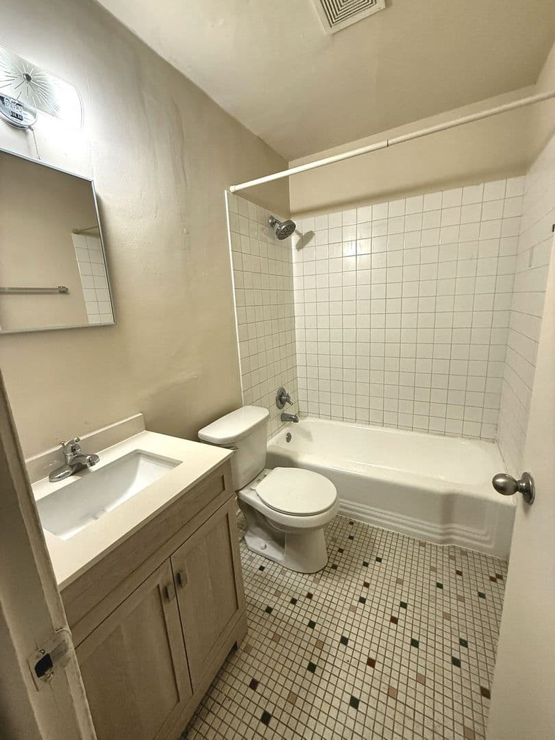 Hopkins Apartment: 57 Sixth Avenue South