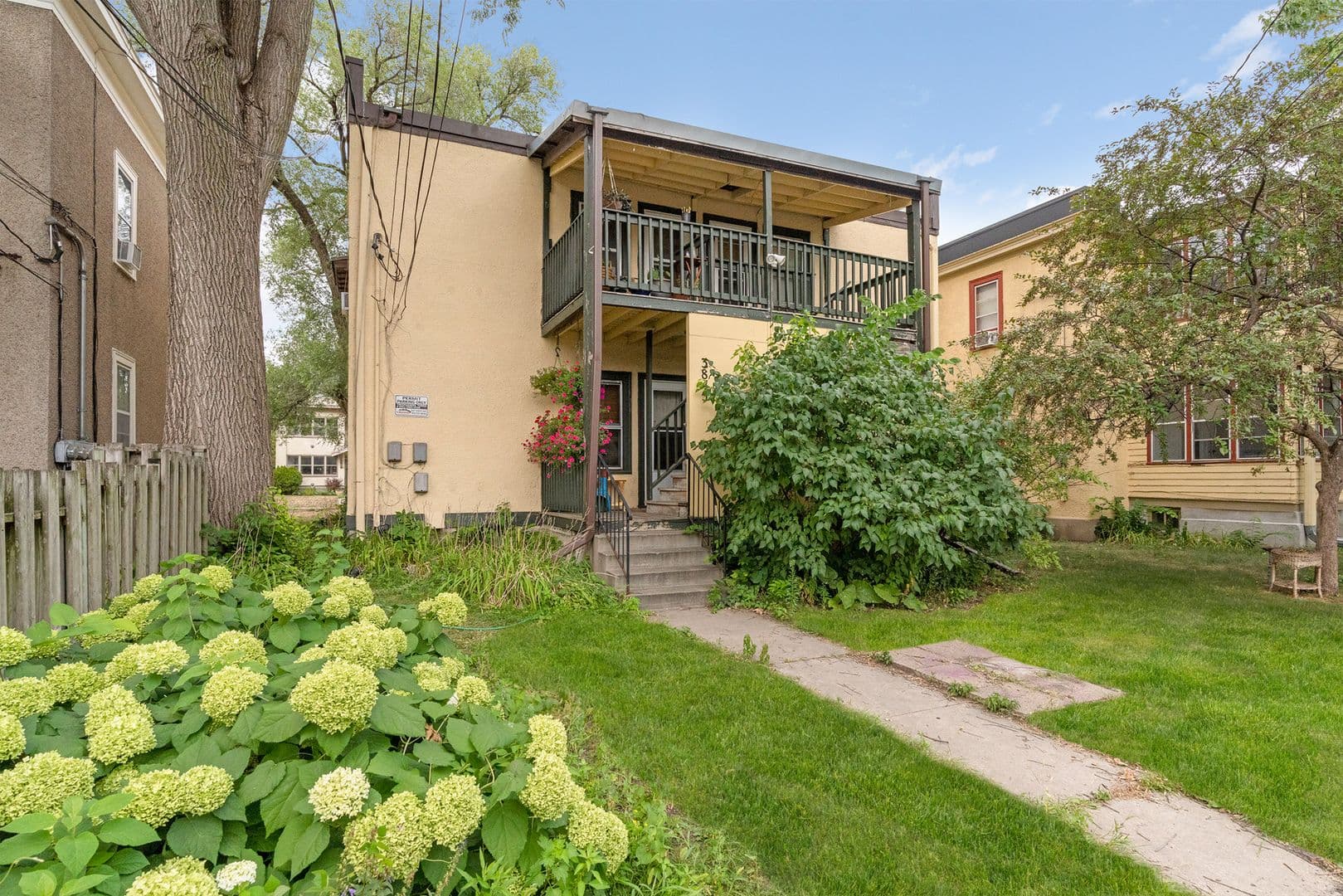 Minneapolis Apartment: 3845 Grand Ave South