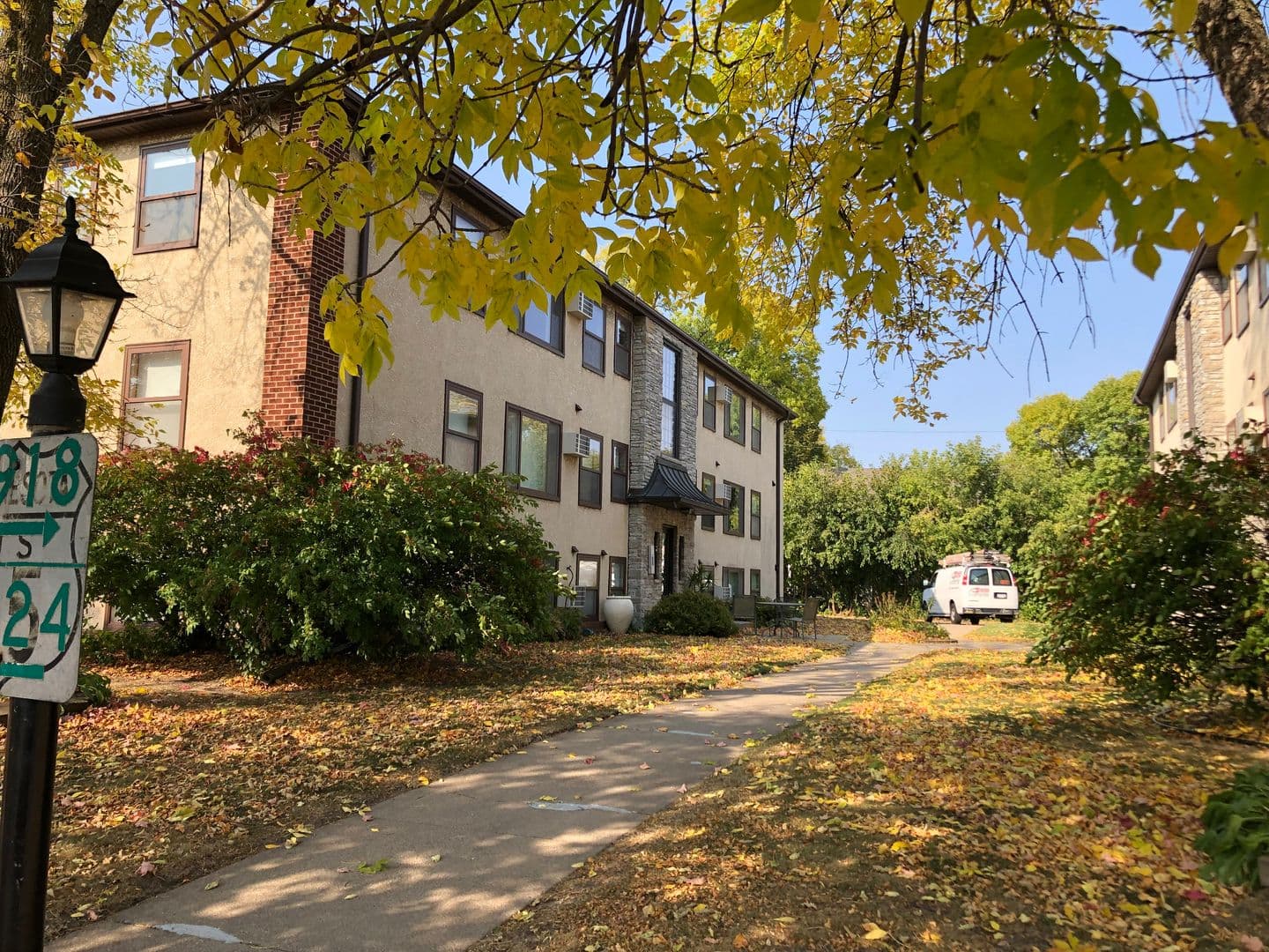 St. Louis Park Apartment: 5924 West 35th Street