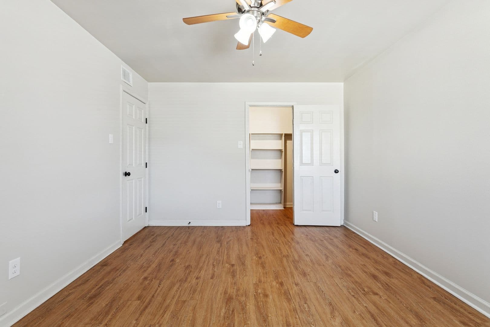 New Orleans Apartment: 5700 St Anthony