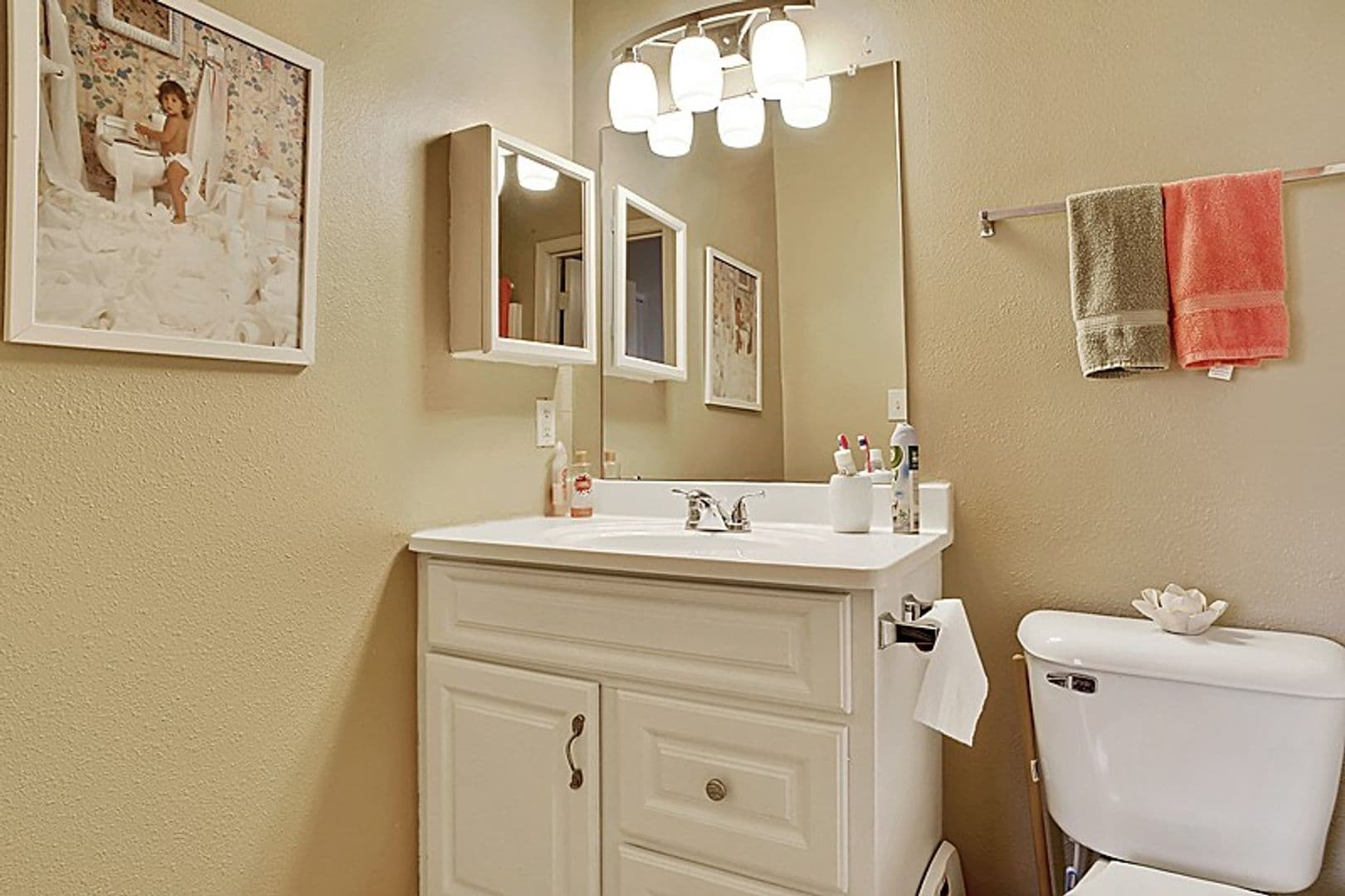 Waveland Apartment: 102 Royal St. - 2 Bedroom