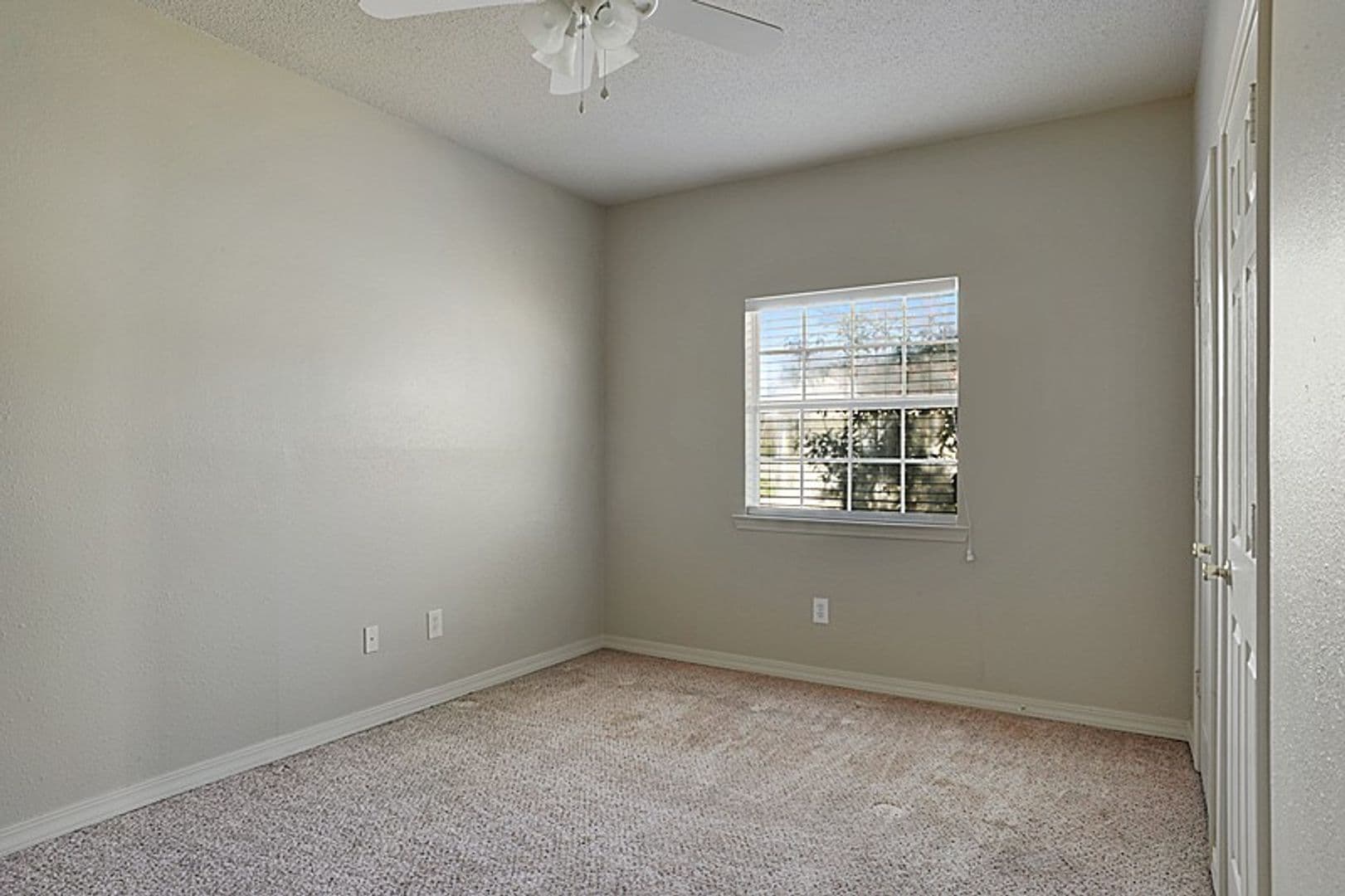 Waveland Apartment: 102 Royal St. - 2 Bedroom