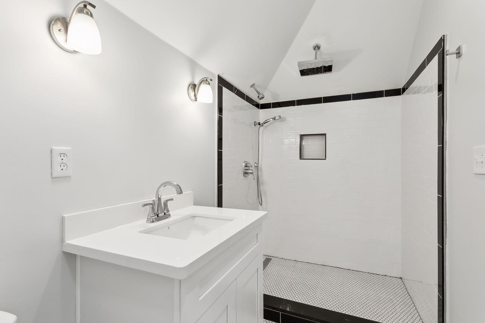 New Orleans Apartment: 7 Fontainebleau Dr.