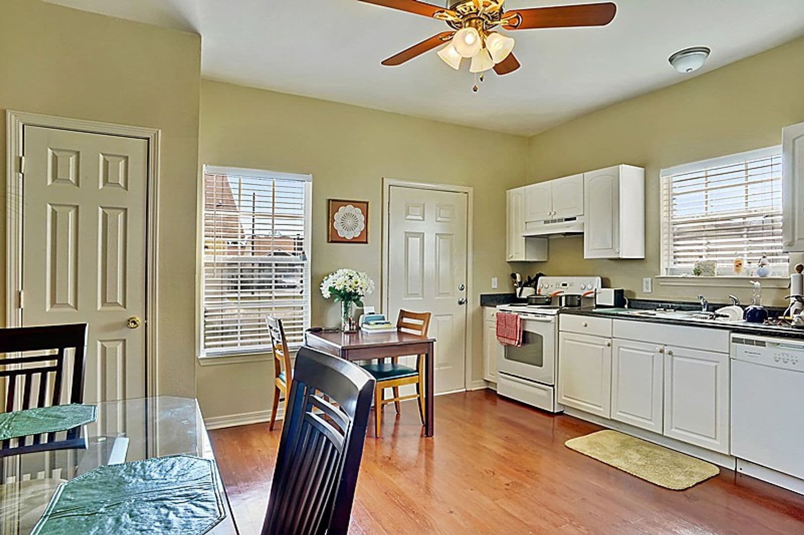 Waveland Apartment: 102 Royal St. - 2 Bedroom