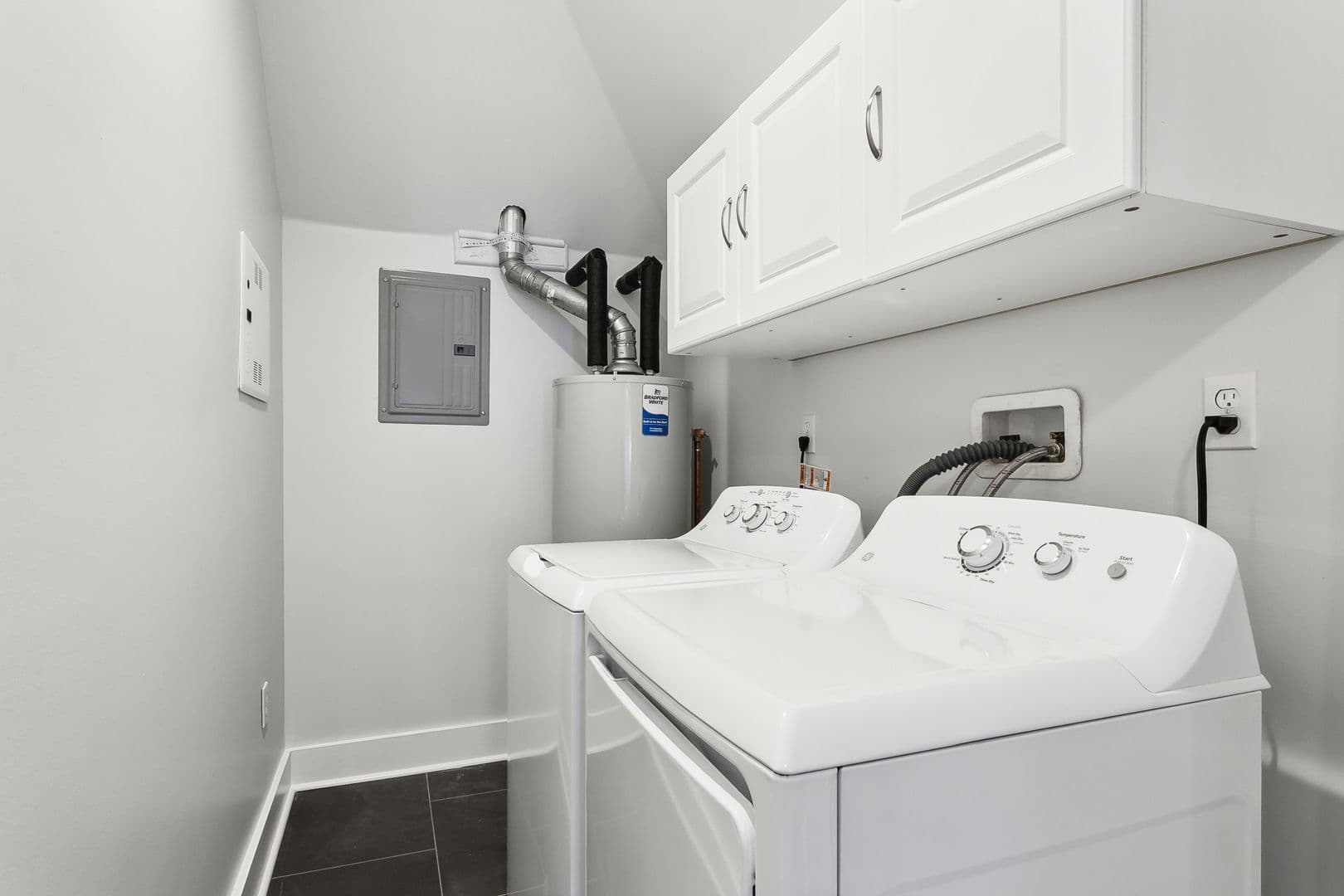 New Orleans Apartment: 7 Fontainebleau Dr.