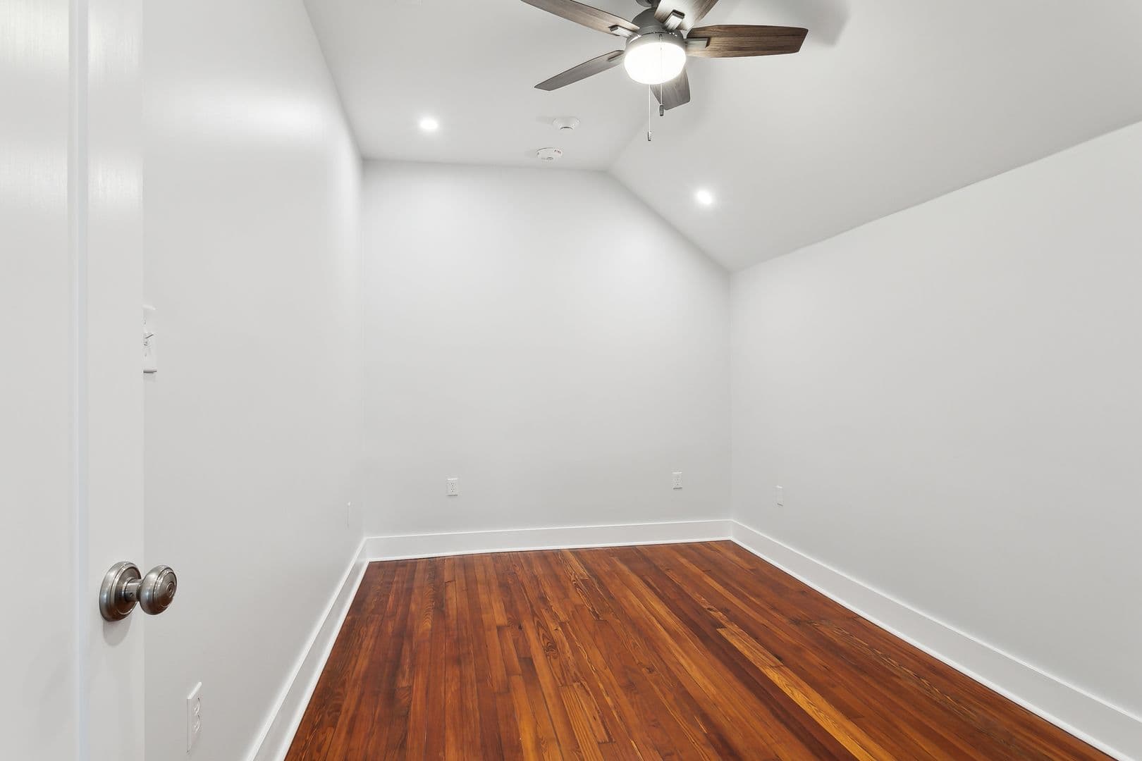 New Orleans Apartment: 7 Fontainebleau Dr.