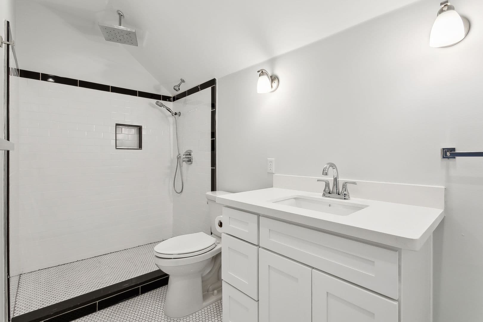 New Orleans Apartment: 7 Fontainebleau Dr.
