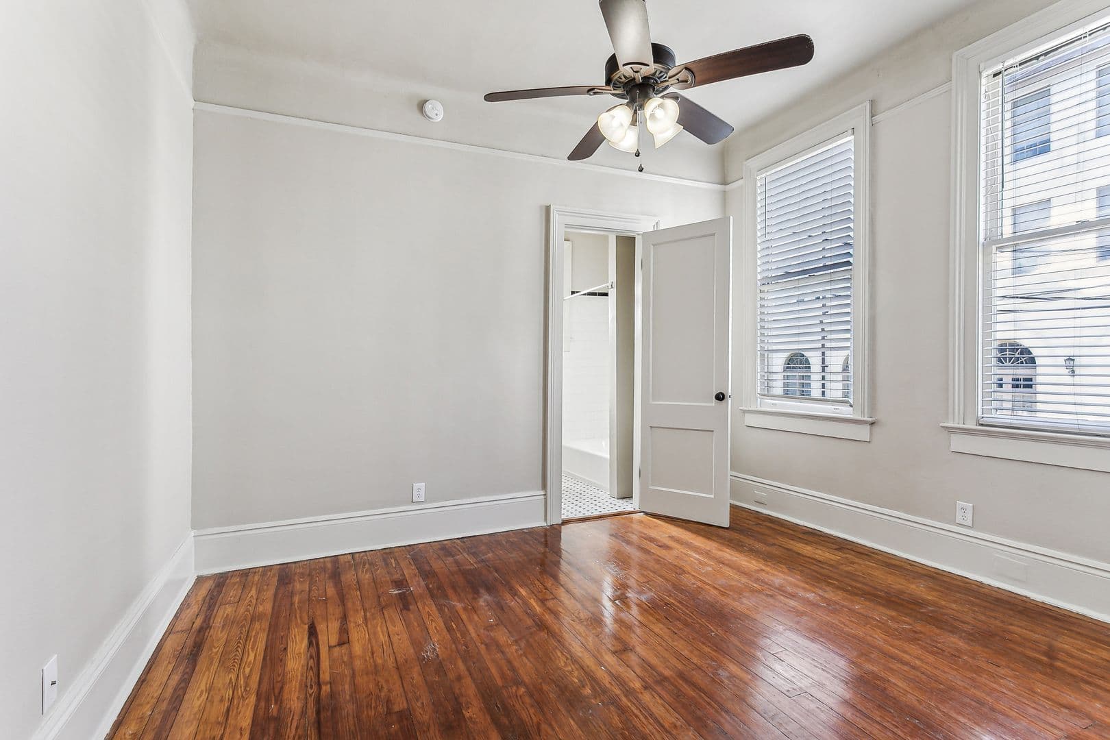 New Orleans Apartment: 4540 Canal St