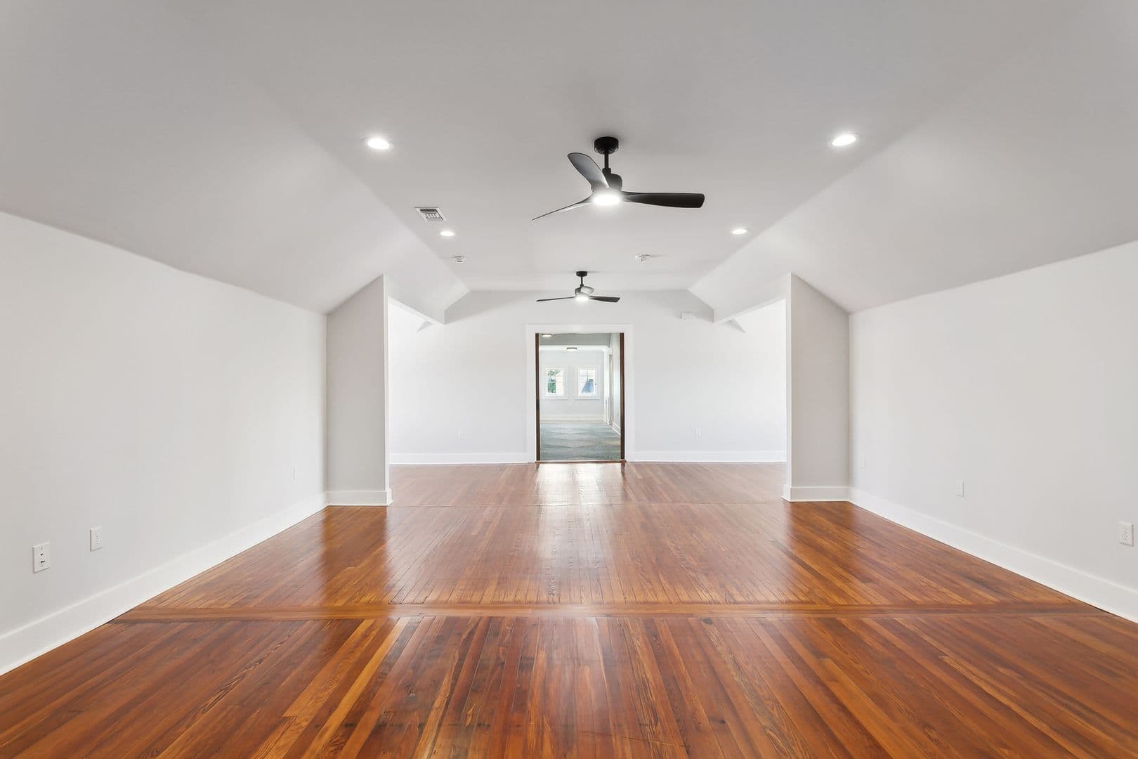 New Orleans Apartment: 7 Fontainebleau Dr.