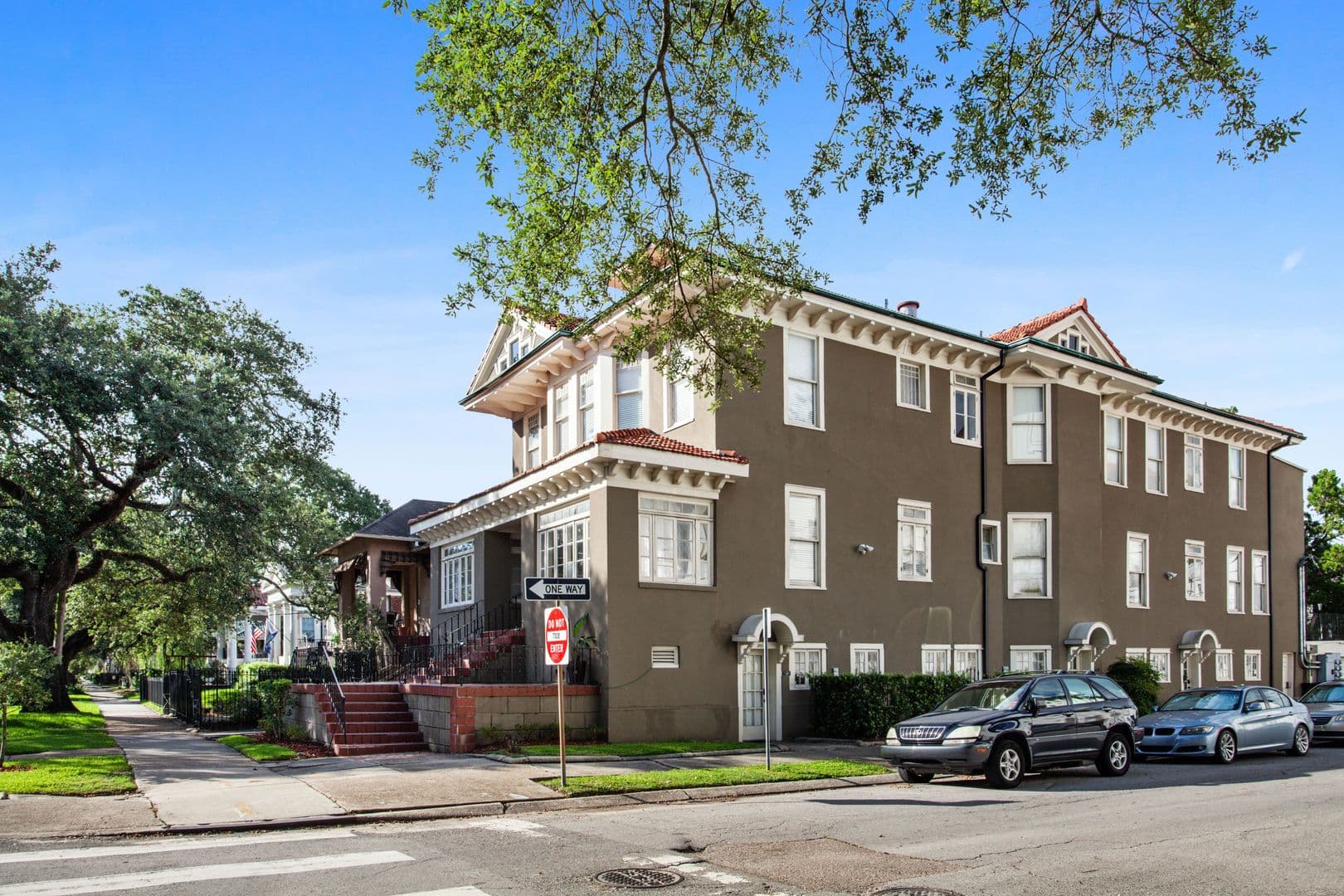 New Orleans Apartment: 4540 Canal St