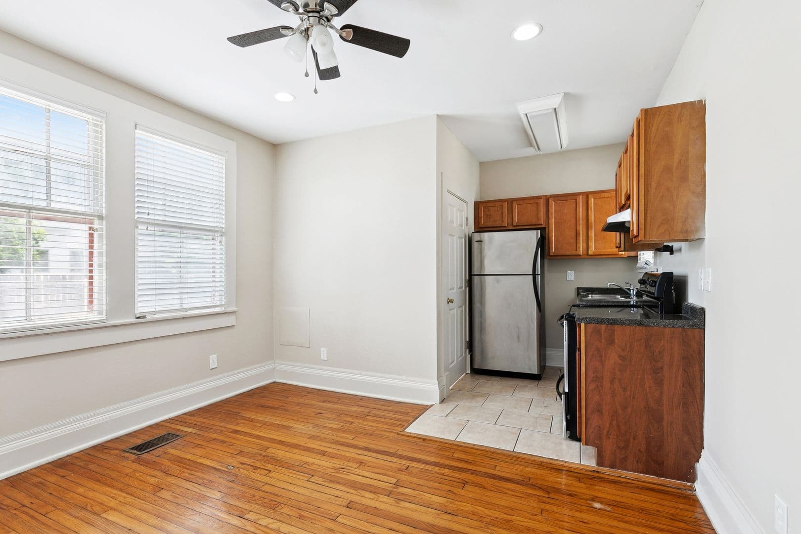 New Orleans Apartment: 2508 Napoleon Ave