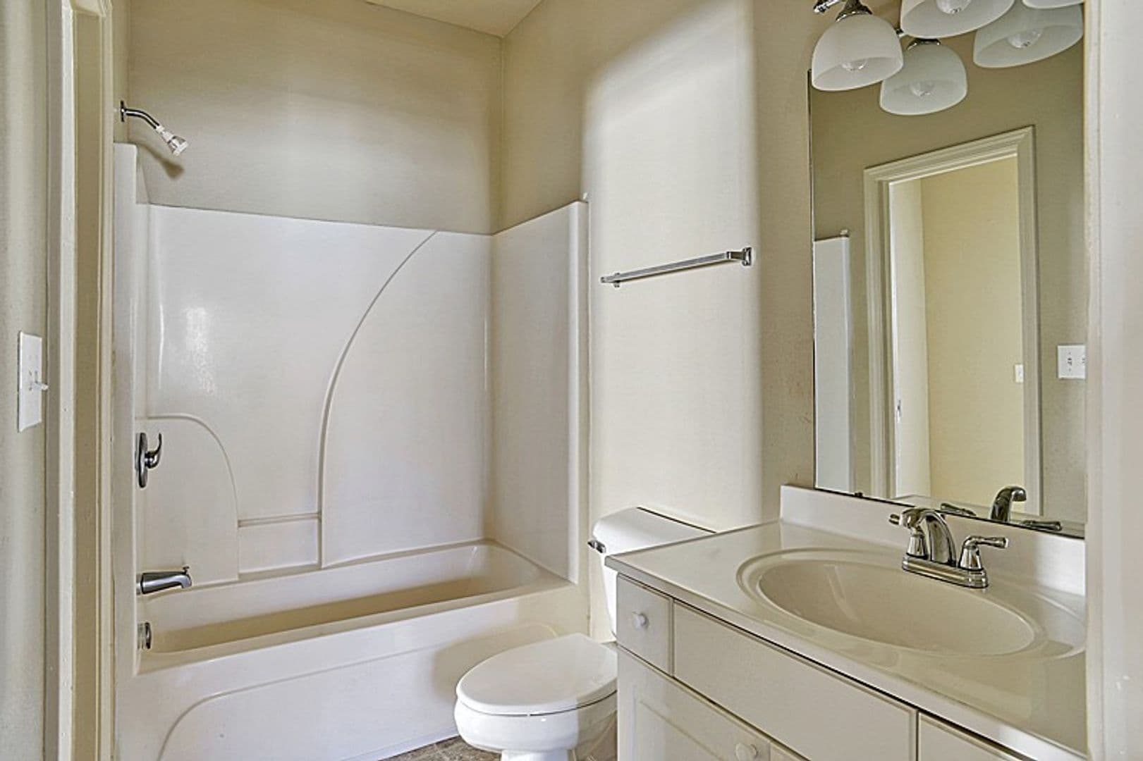 Waveland Apartment: 102 Royal St. - 2 Bedroom