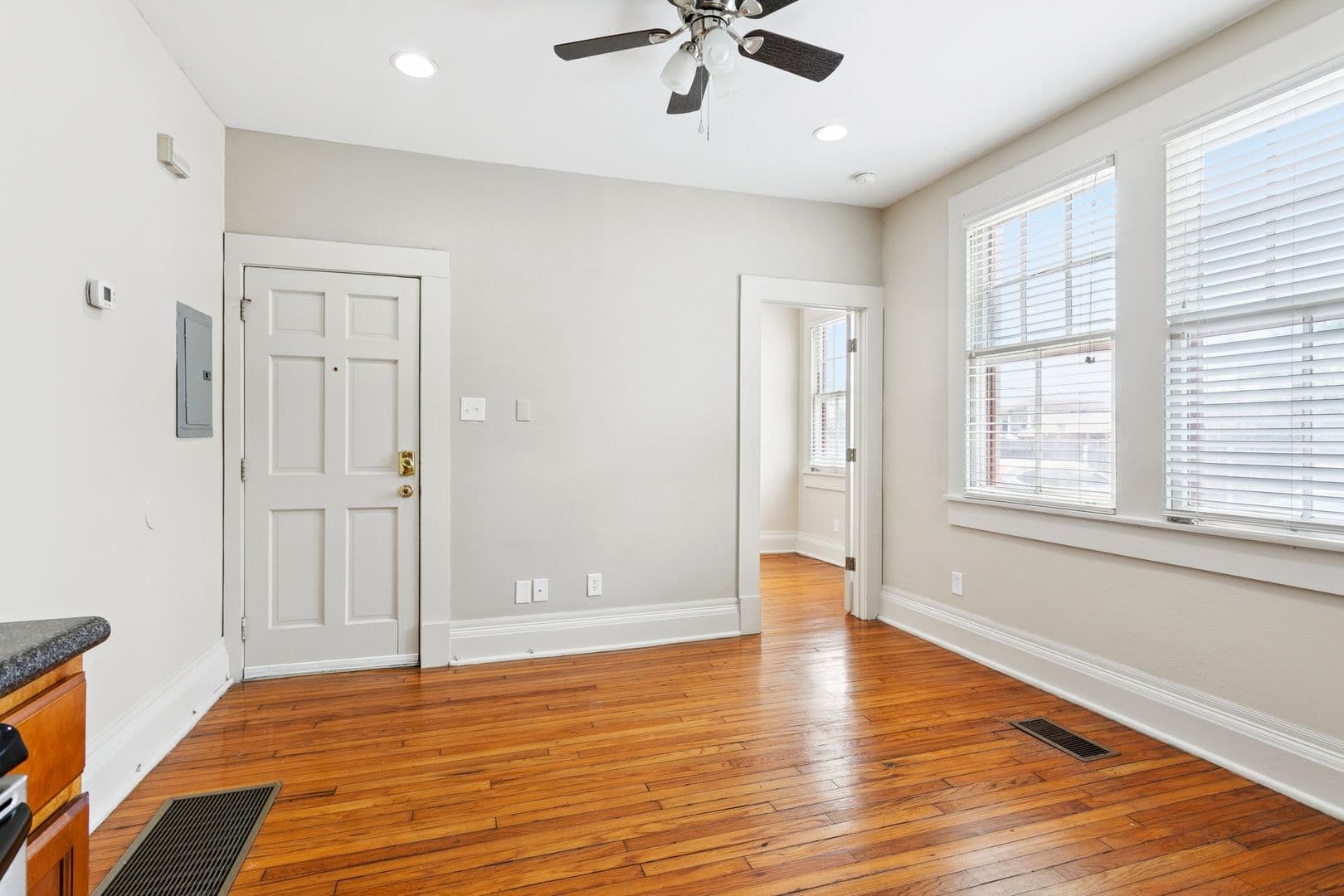 New Orleans Apartment: 2508 Napoleon Ave