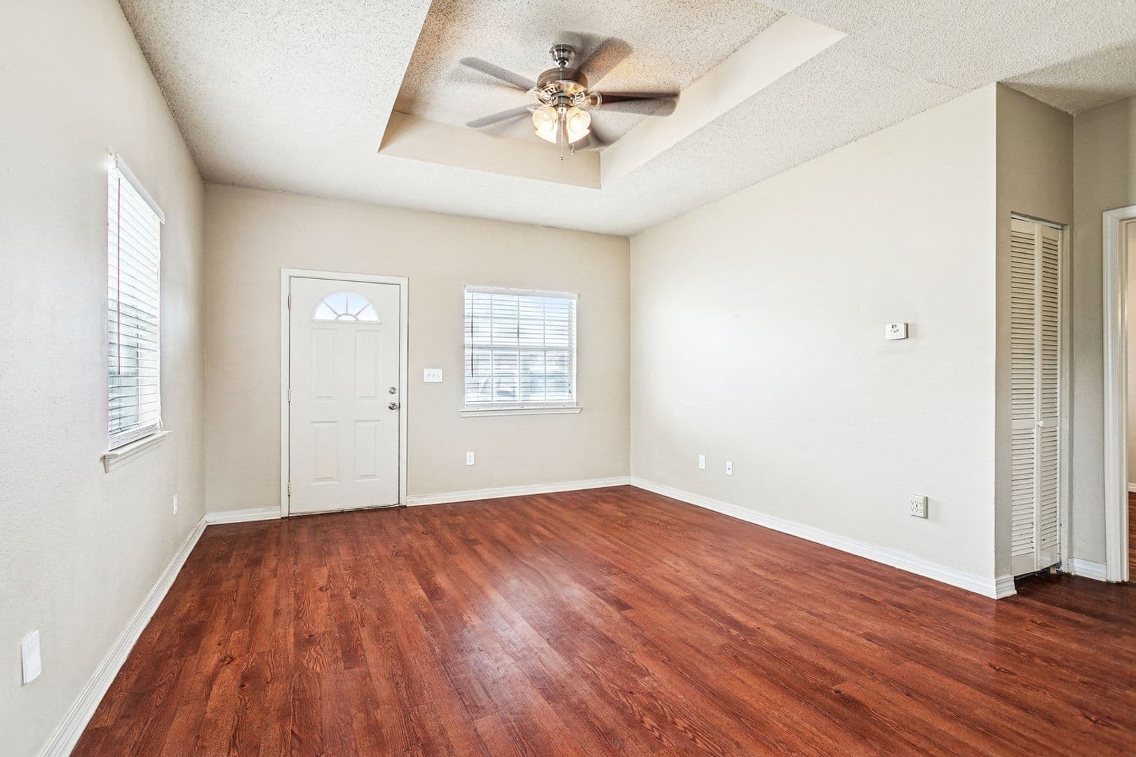 Waveland Apartment: 102 Royal St.