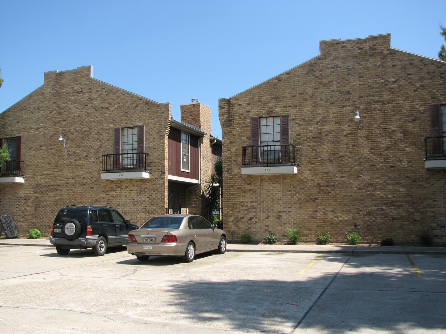 KENNER Apartment: MULT ADDRESSES
