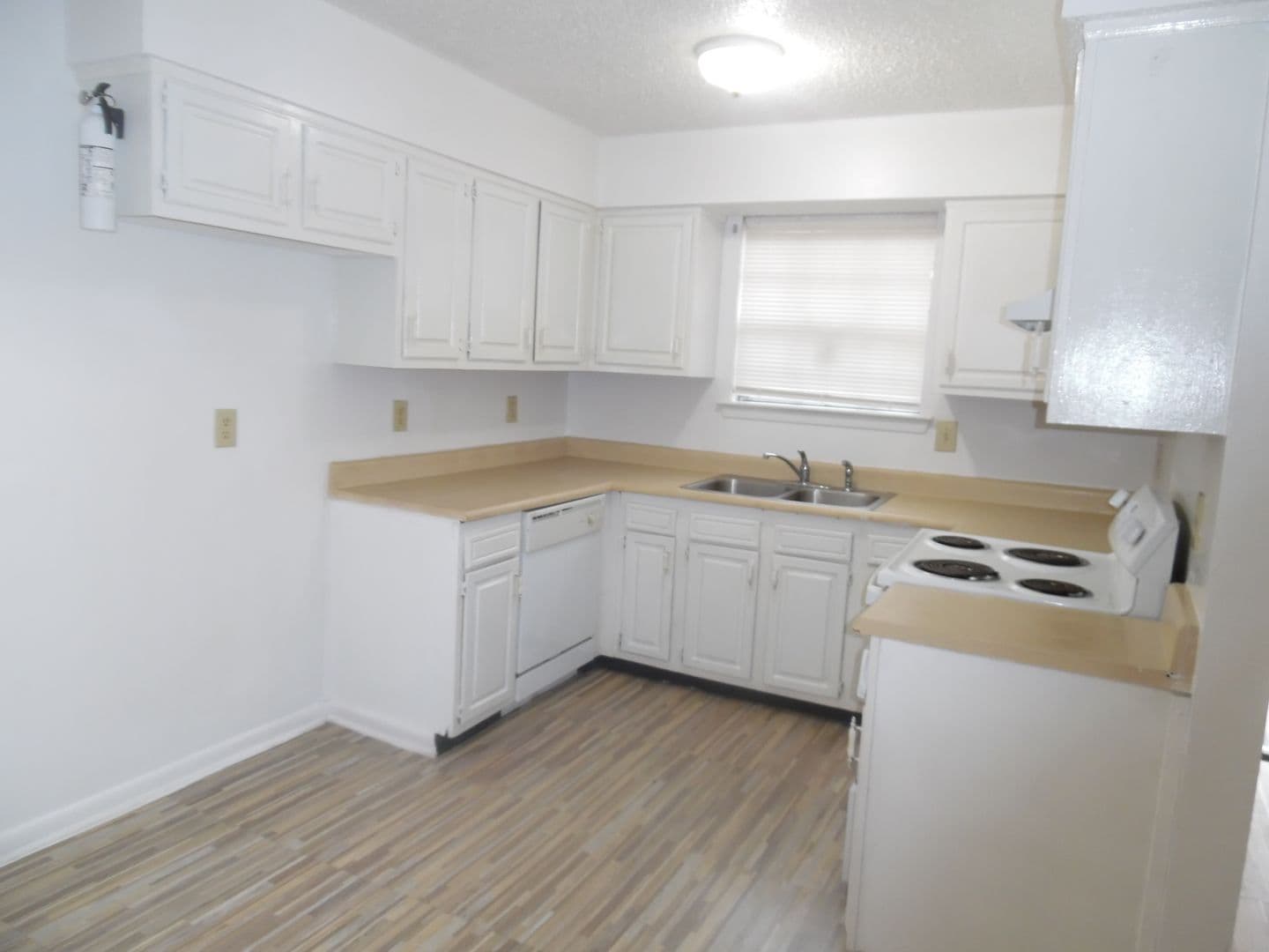 KENNER Apartment: MULT ADDRESSES