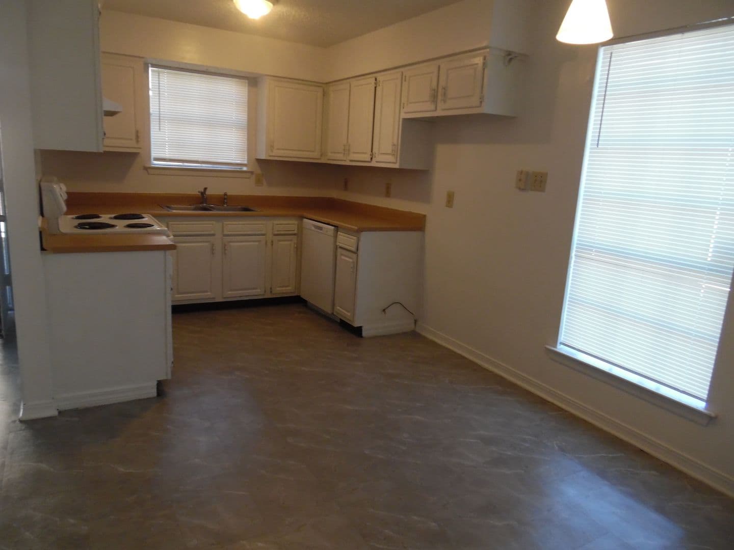 KENNER Apartment: MULT ADDRESSES