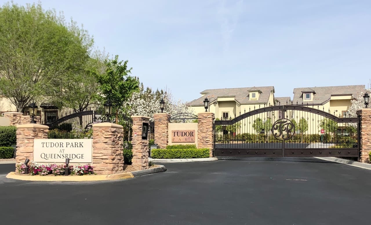 LAS VEGAS House: 363 HOLLINS HALL ST