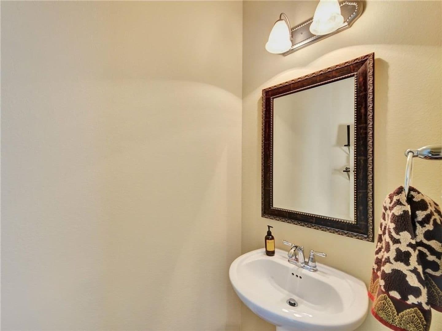 Fort Worth House: 3809 Whisper Hollow Way