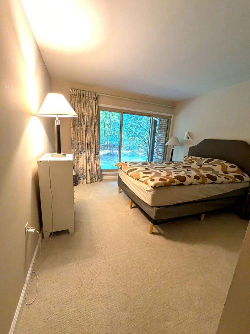 Potomac House: 8801 Quiet Stream Ct